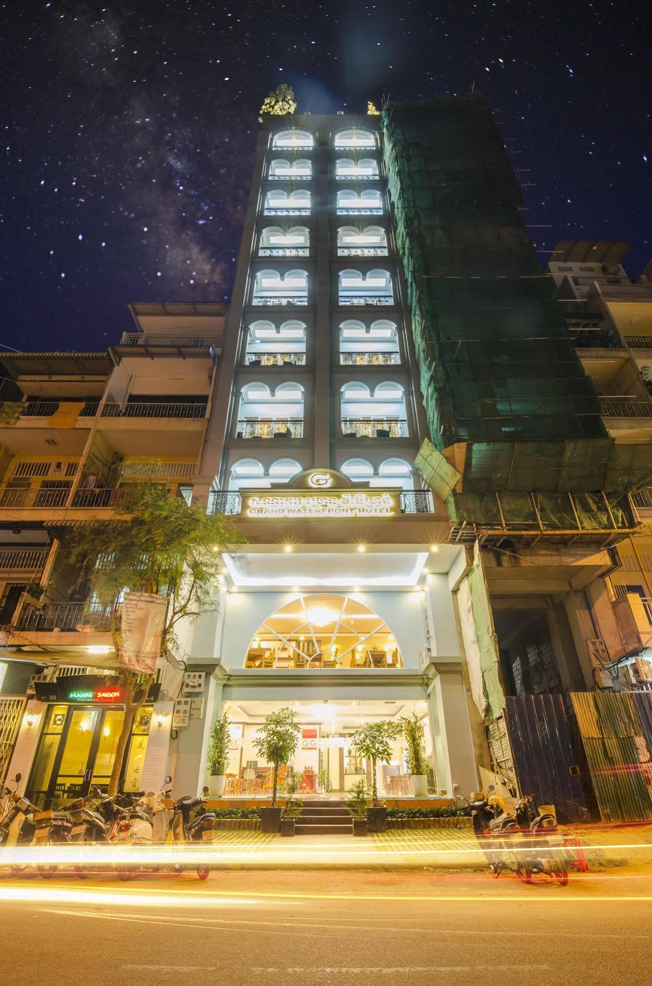 Phuminh Hotel Riverside Phnom Penh Bagian luar foto