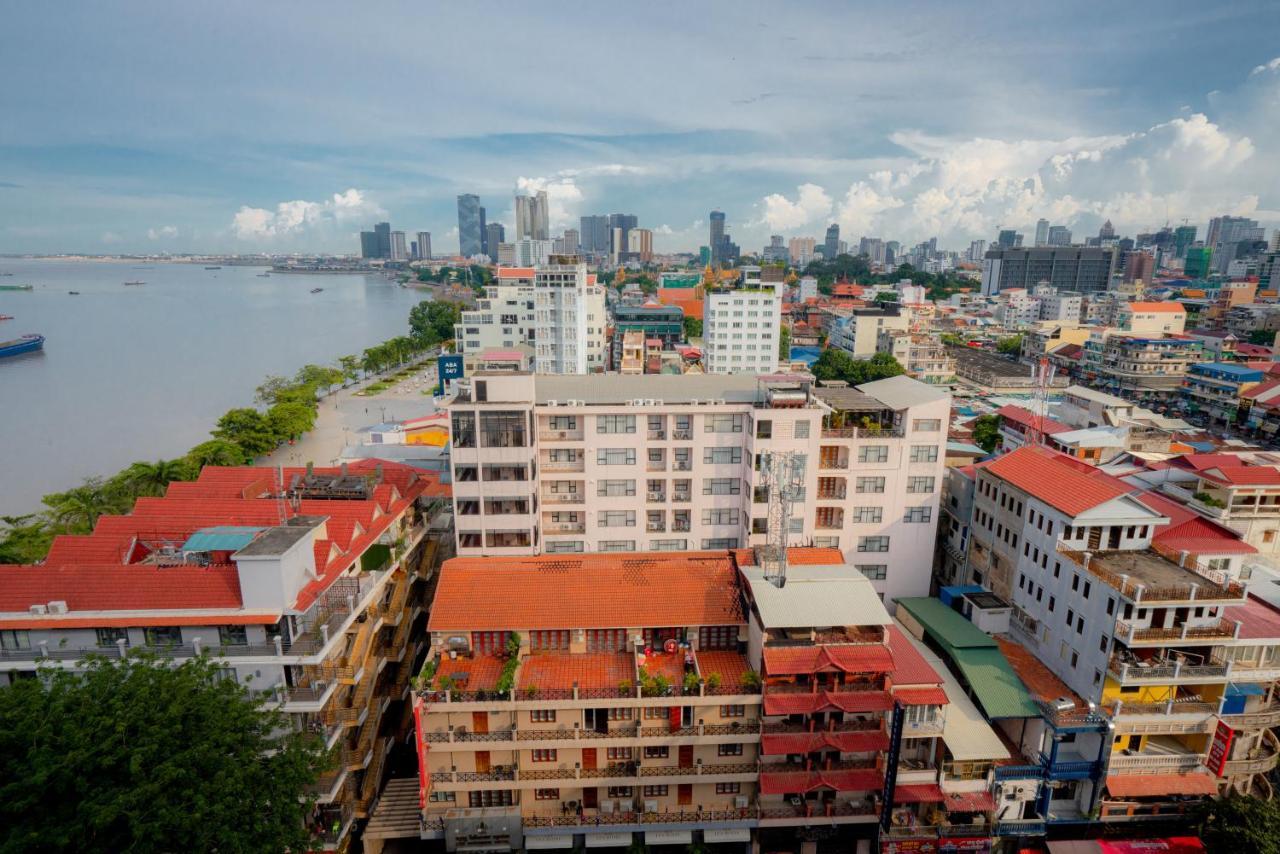 Phuminh Hotel Riverside Phnom Penh Bagian luar foto