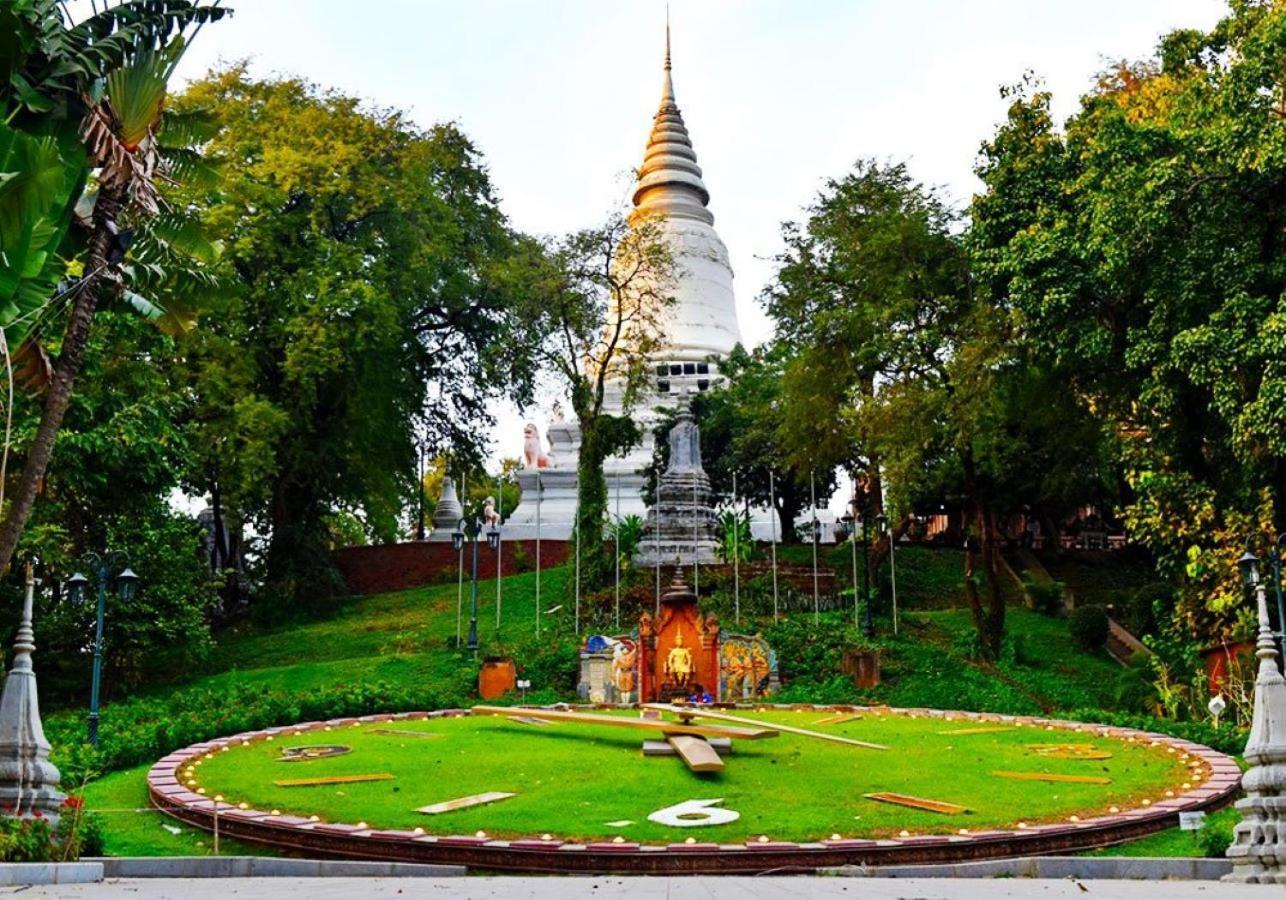 Phuminh Hotel Riverside Phnom Penh Bagian luar foto