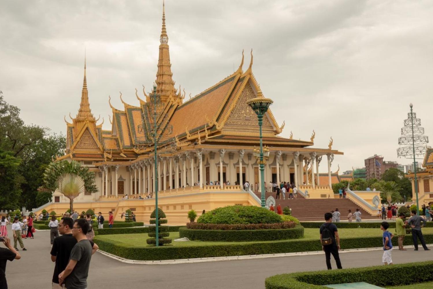 Phuminh Hotel Riverside Phnom Penh Bagian luar foto