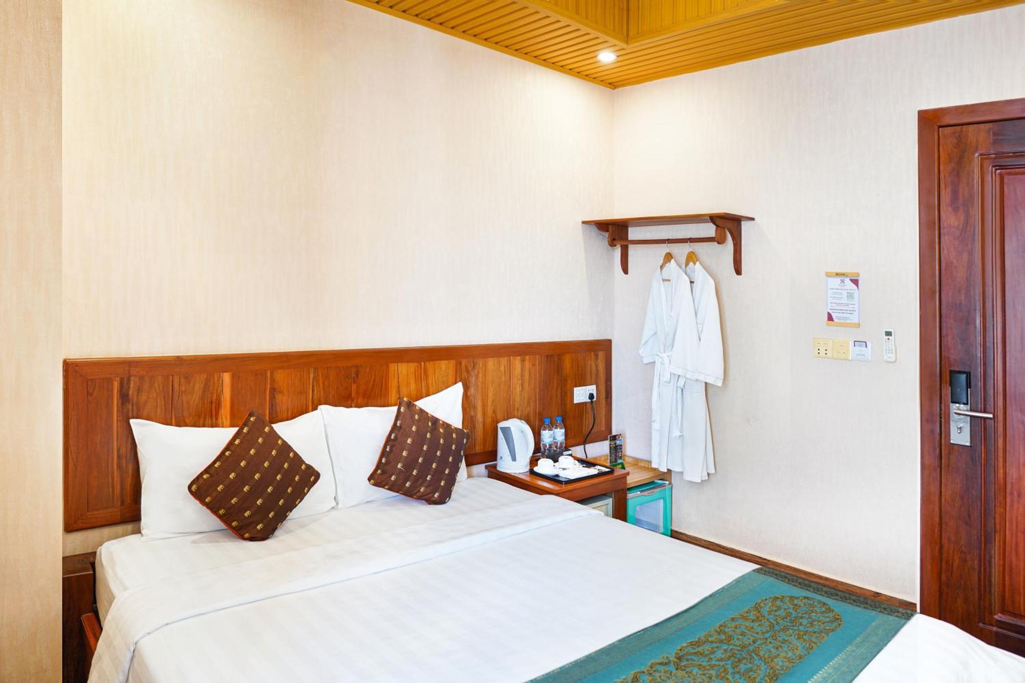 Phuminh Hotel Riverside Phnom Penh Bagian luar foto