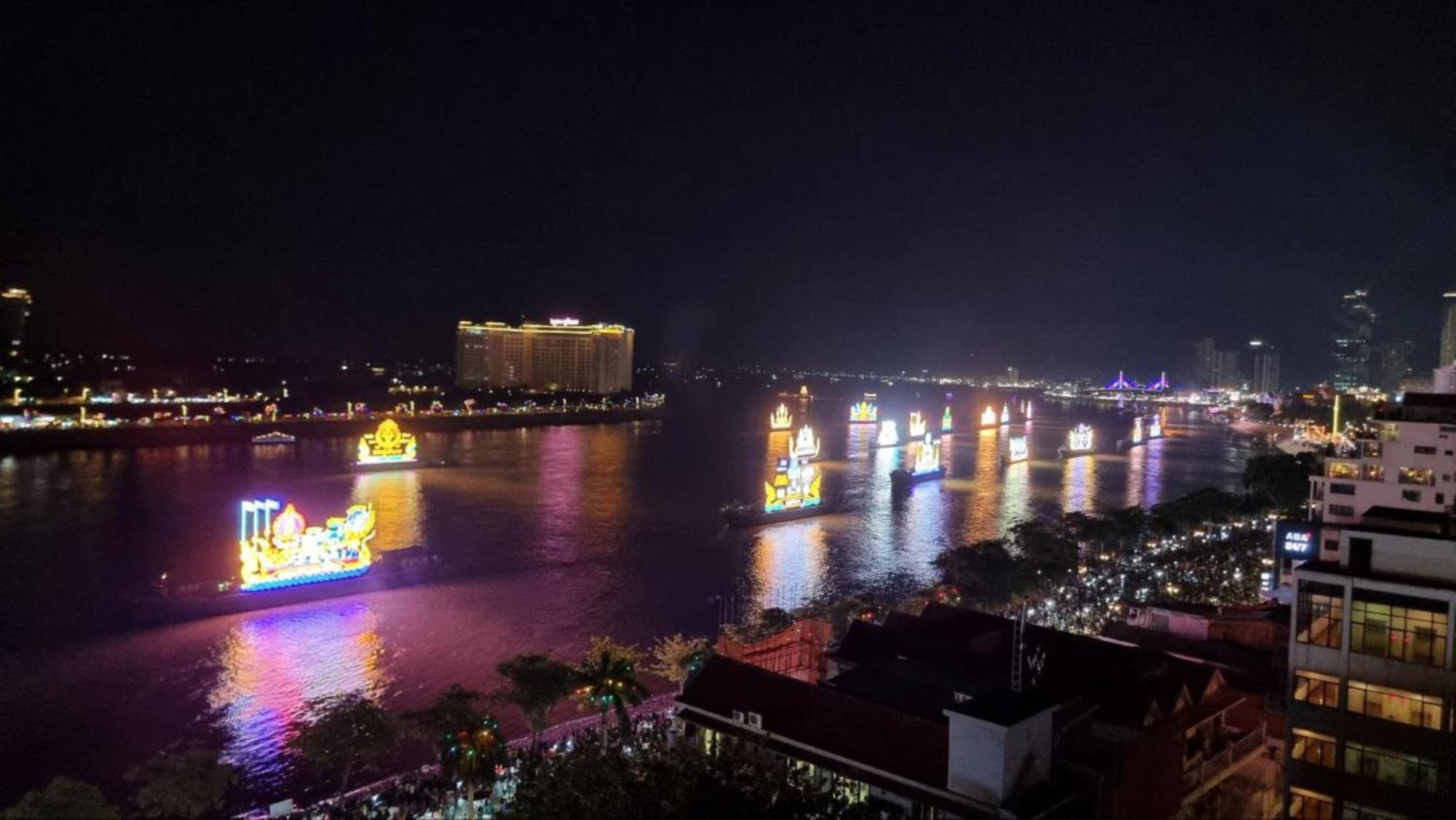 Phuminh Hotel Riverside Phnom Penh Bagian luar foto