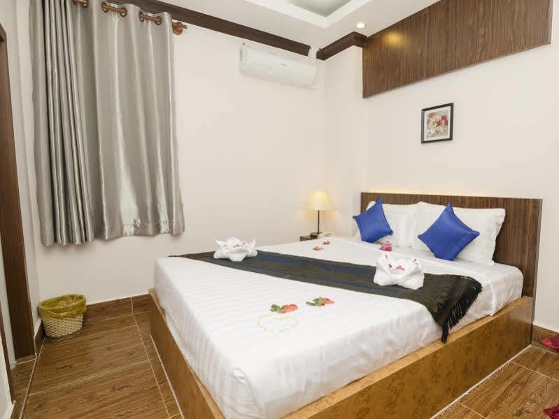 Phuminh Hotel Riverside Phnom Penh Bagian luar foto